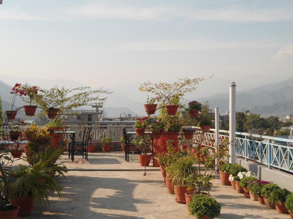 Hotel Fewa Holiday Inn Pokhara Exterior photo